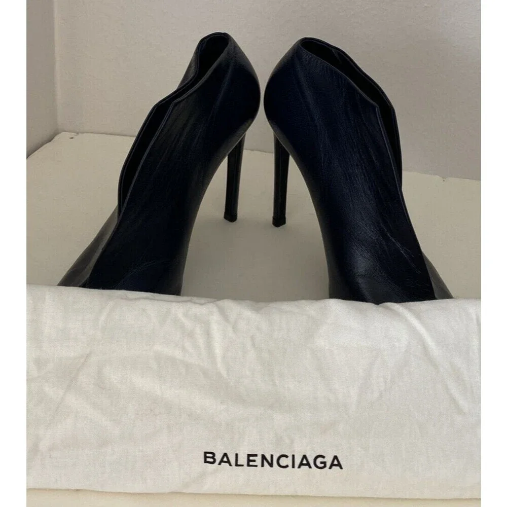 BALENCIAGA PARIS Womens Deep-V Cut Peep Toe High Heel black Bootie Pumps Eu 37